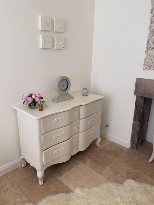 Luxury Peak District 2 Bedroom Boutique Cottage Two Dales ภายนอก รูปภาพ