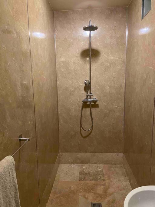 Luxury Peak District 2 Bedroom Boutique Cottage Two Dales ภายนอก รูปภาพ